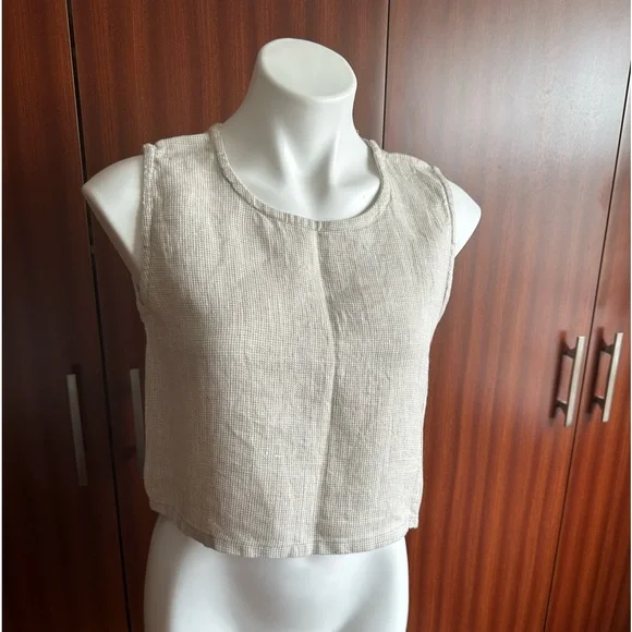 Two NWT AlyWear 100% Linen Top.s M.Made in USA.Retail$38 each. - Picture 10 of 12